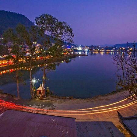Hotel Fewa Corner & Restro Pokhara Bagian luar foto
