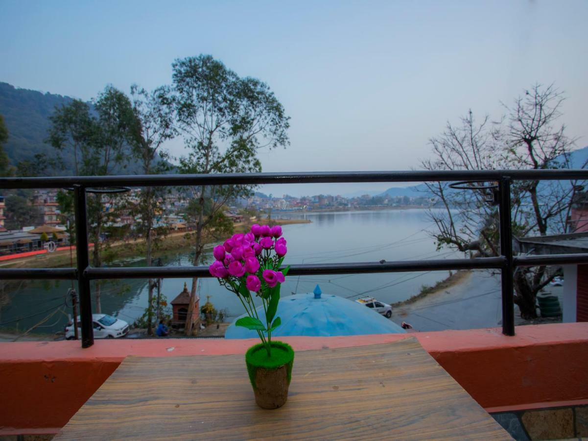 Hotel Fewa Corner & Restro Pokhara Bagian luar foto