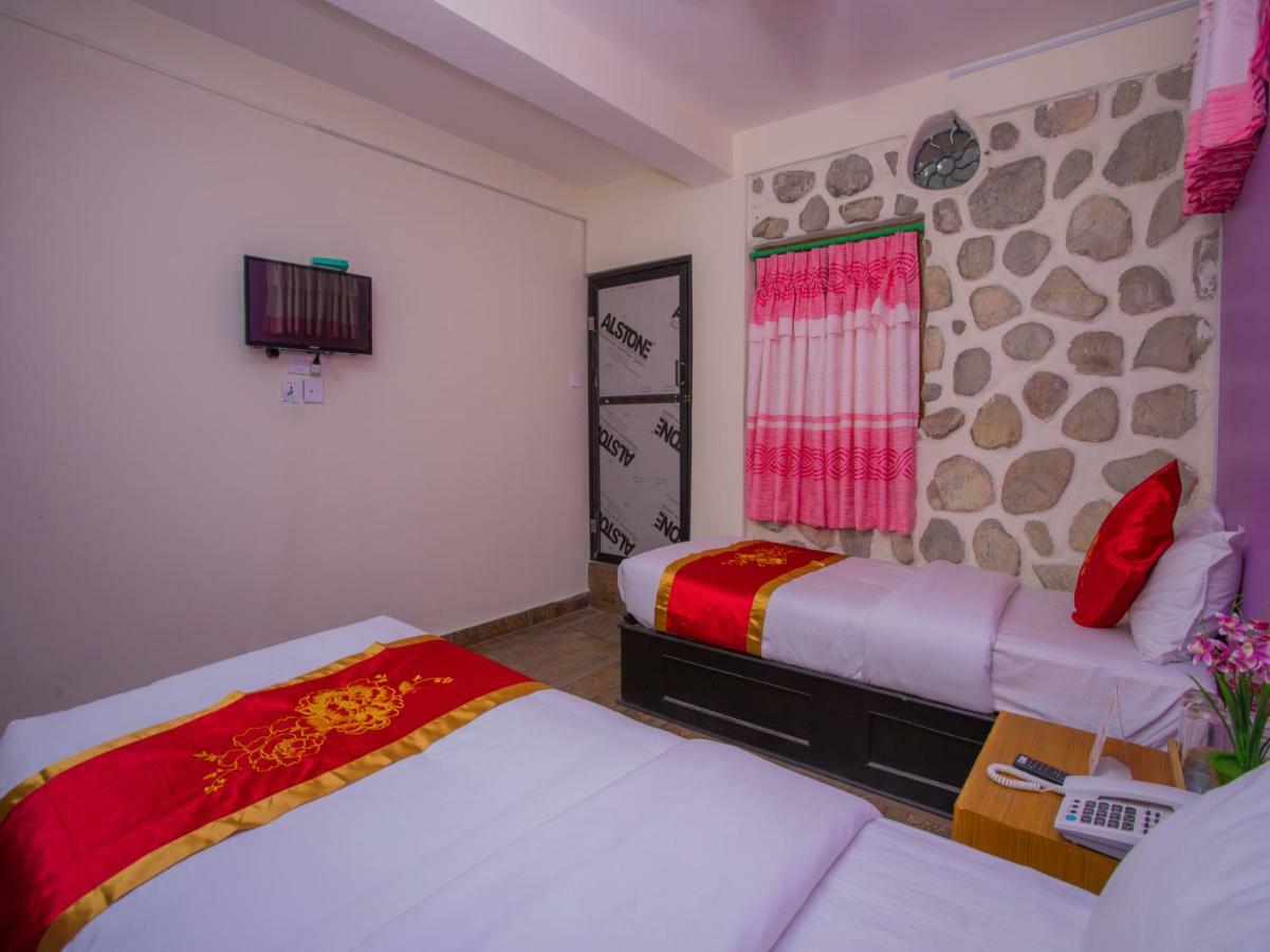 Hotel Fewa Corner & Restro Pokhara Bagian luar foto