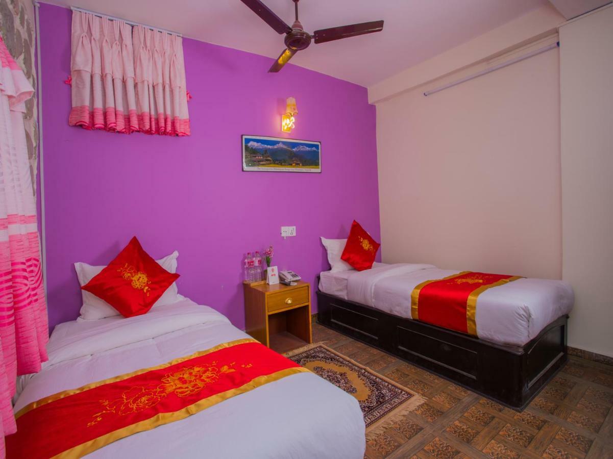 Hotel Fewa Corner & Restro Pokhara Bagian luar foto