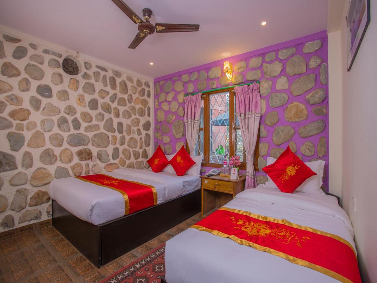 Hotel Fewa Corner & Restro Pokhara Bagian luar foto